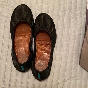 ❌❌SOLD❌❌Black leather Tieks🥰